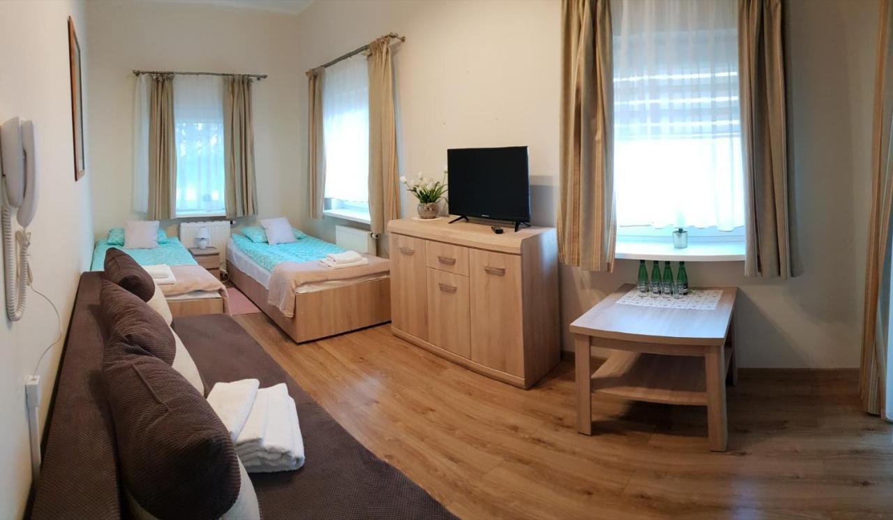 Hotel Mikorzyn Ślesin Exteriér fotografie