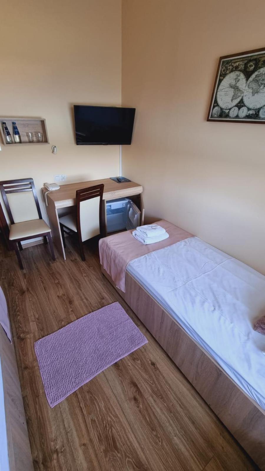 Hotel Mikorzyn Ślesin Exteriér fotografie