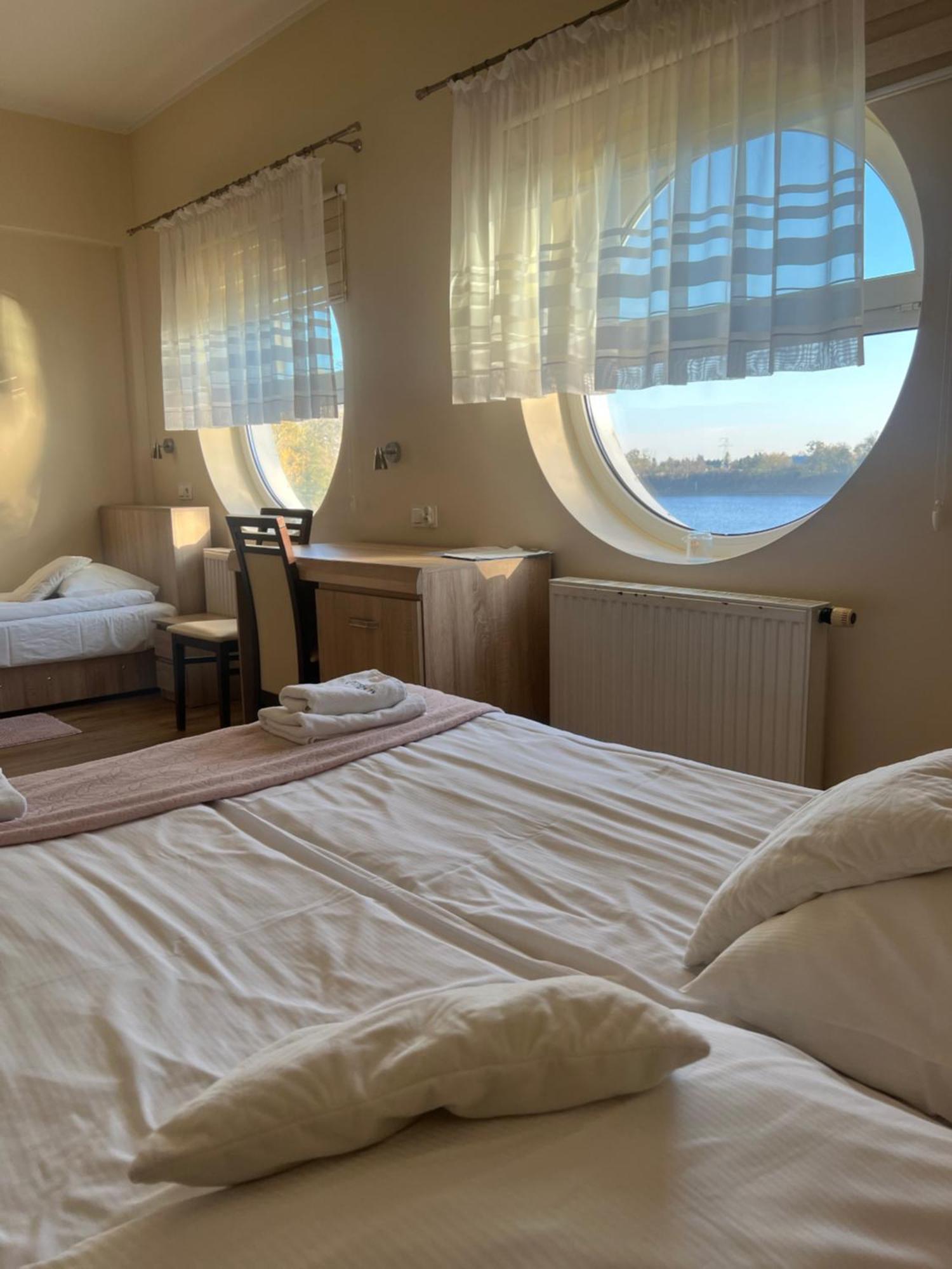 Hotel Mikorzyn Ślesin Exteriér fotografie